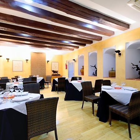 Hotel Ahc Palacio Coria Eksteriør bilde