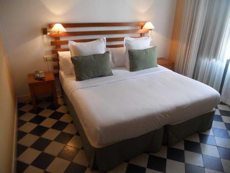 Hotel Ahc Palacio Coria Eksteriør bilde